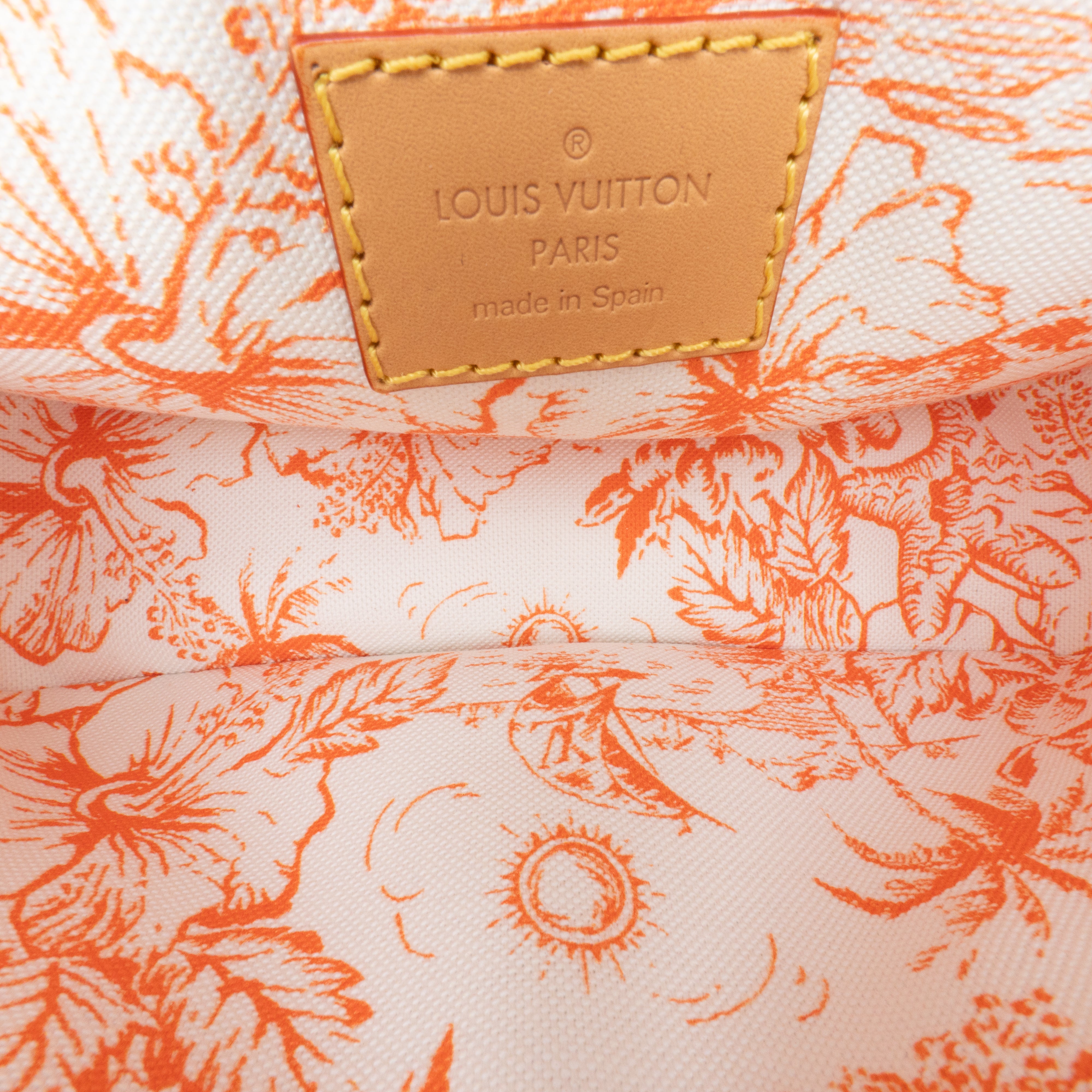 Nano Diane By The Pool