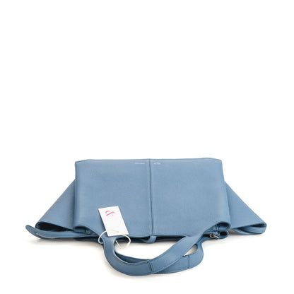 Trifold