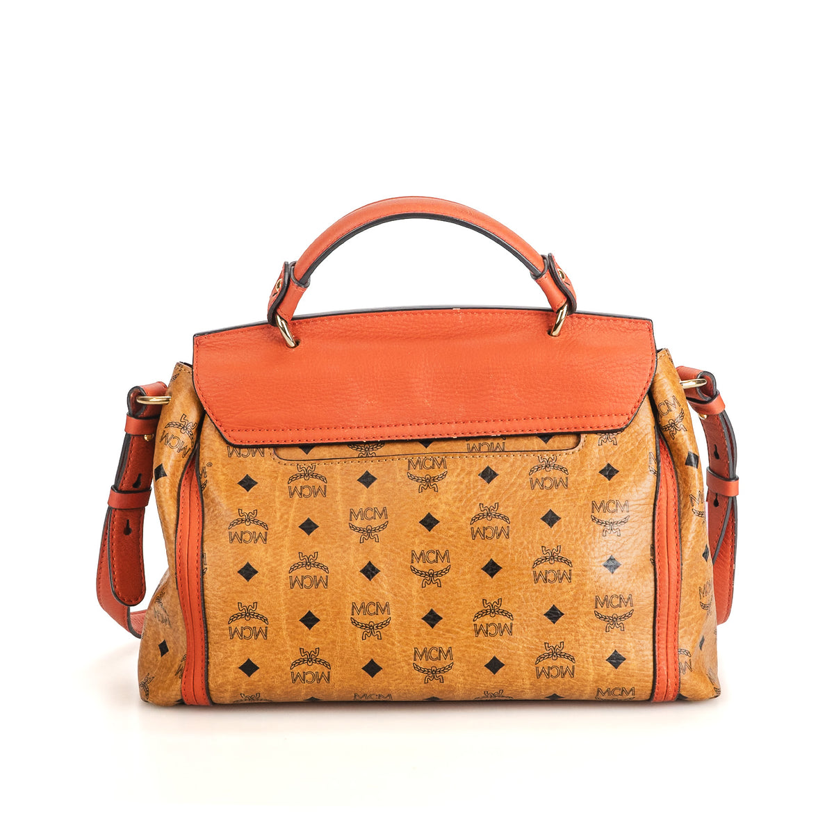 Bag with rivets