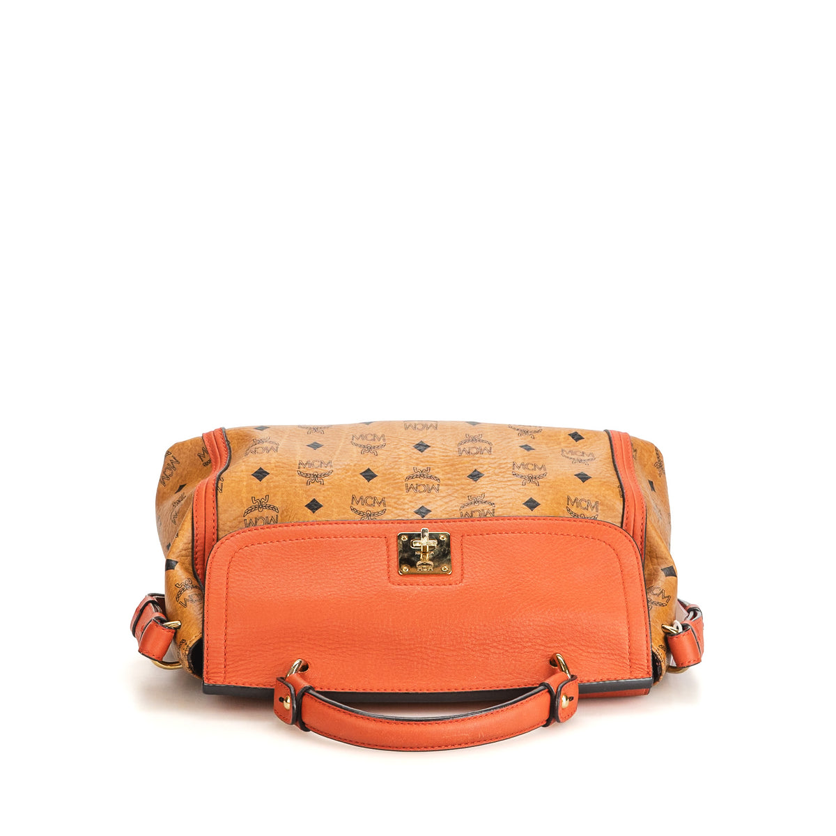 Bag with rivets