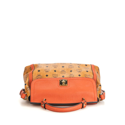 Bag with rivets