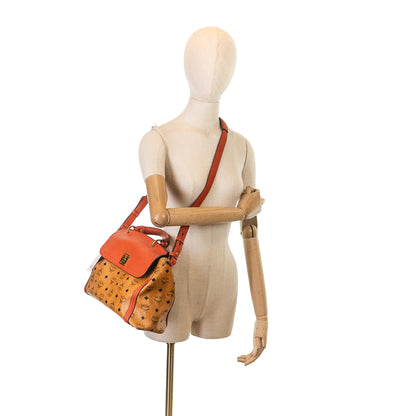 Bag with rivets