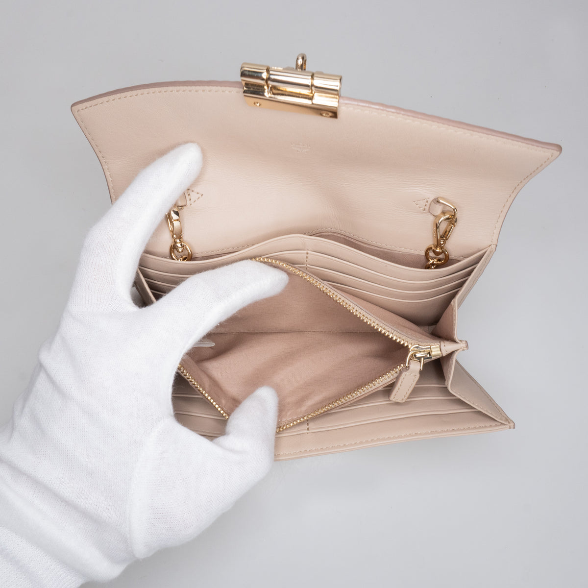 Patricia Crossbody Wallet